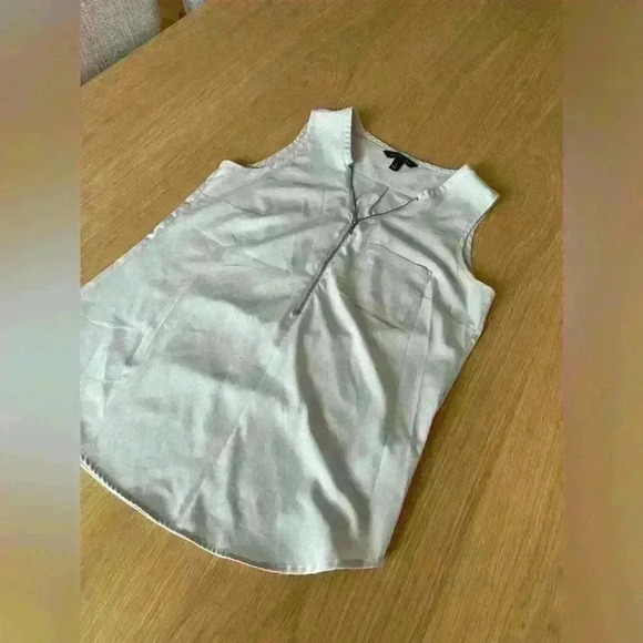 Banana Republic Zipper front Blouse - Picture 3 of 4